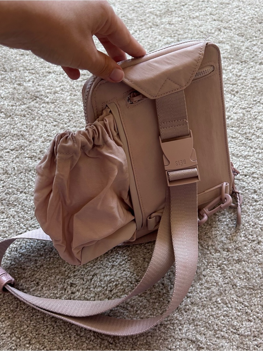 BEIS Sport Sling Atlas Pink Adjustable Travel Everyday Crossbody Bag Purse EUC - Picture 9 of 10